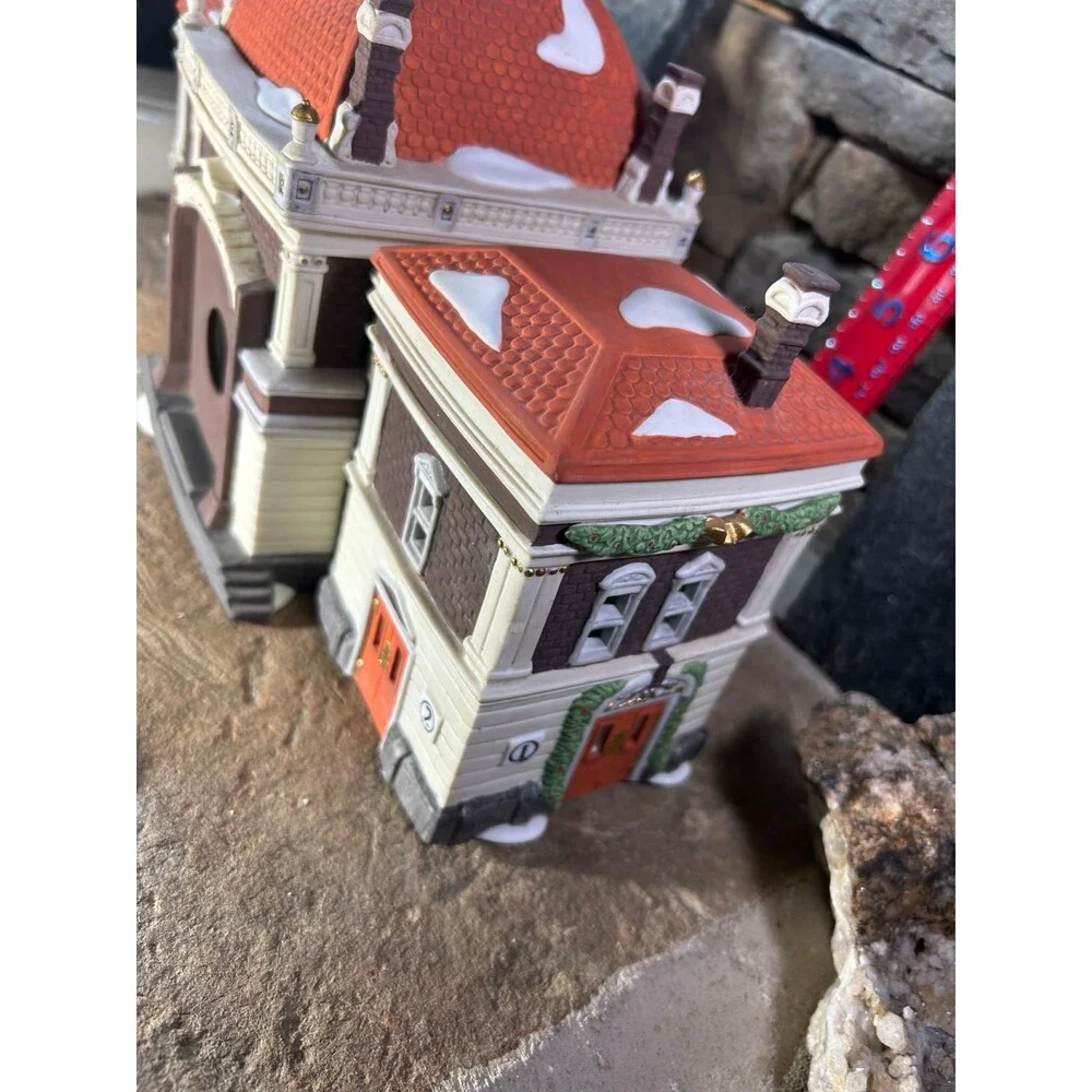 Dept 56 Heritage Heritage Village Victoria Station House Light & box Retired